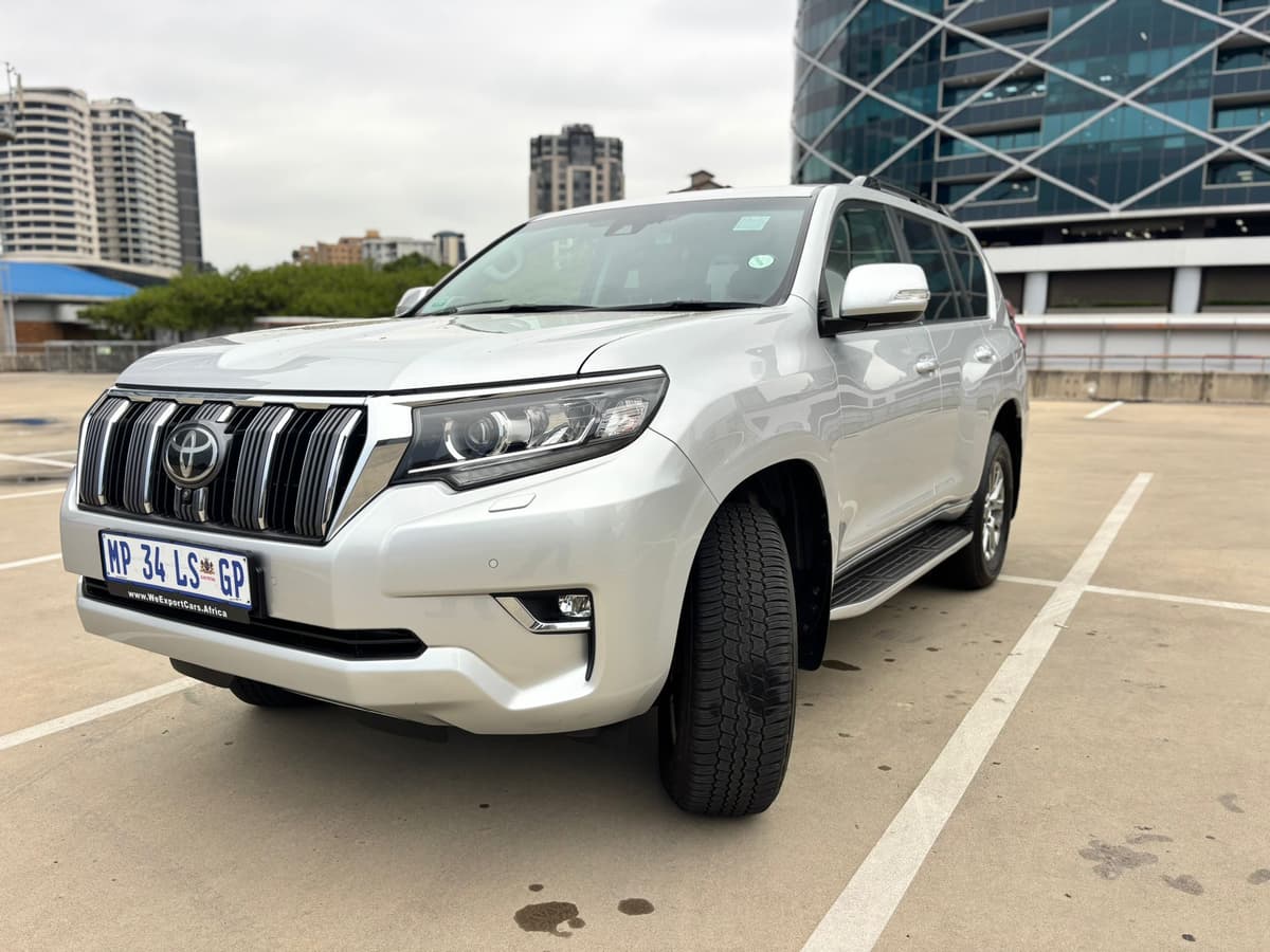 2016 Toyota Land Cruiser Prado - Image 10