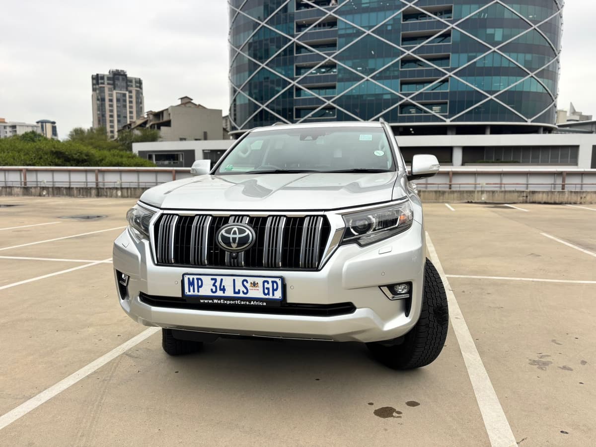 2016 Toyota Land Cruiser Prado - Image 11