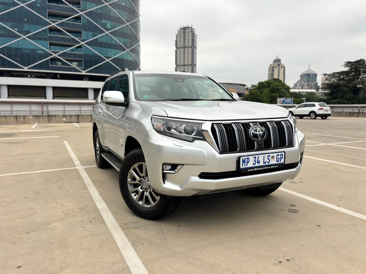 2016 Toyota Land Cruiser Prado - Image 12