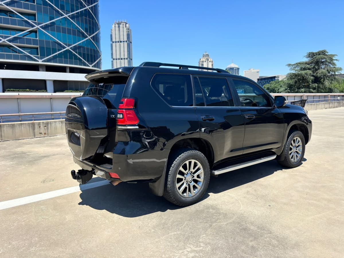 2018 Toyota Land Cruiser Prado - Image 9