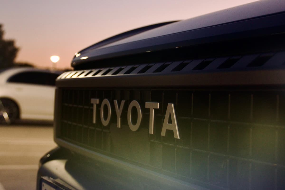 2025 Toyota Land Cruiser Prado - Image 5