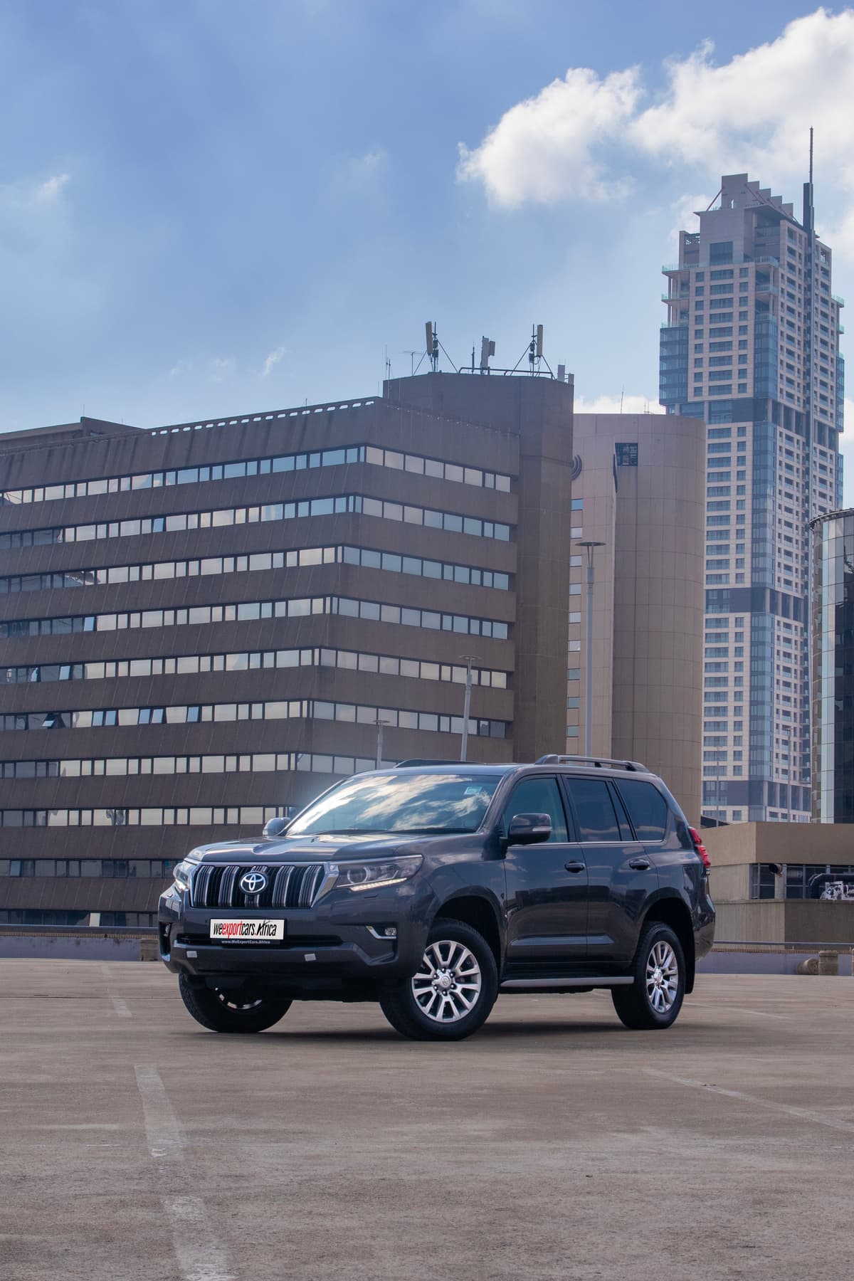 Toyota Land Cruiser Prado VX-L - View 1